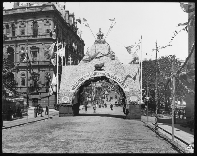 Image of the Wool arch, Bridge Street, Commonwealth Day Procession, Sydney, 1901