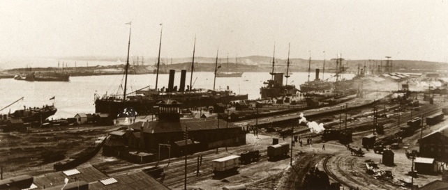 A photo of Fremantle Harbour taken in the early 1900s.